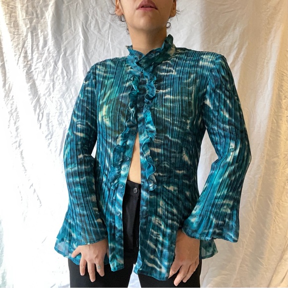 pleated long sleeve button up shirt - Picture 2 of 2